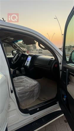 تۆیۆتا لاند کروزەر